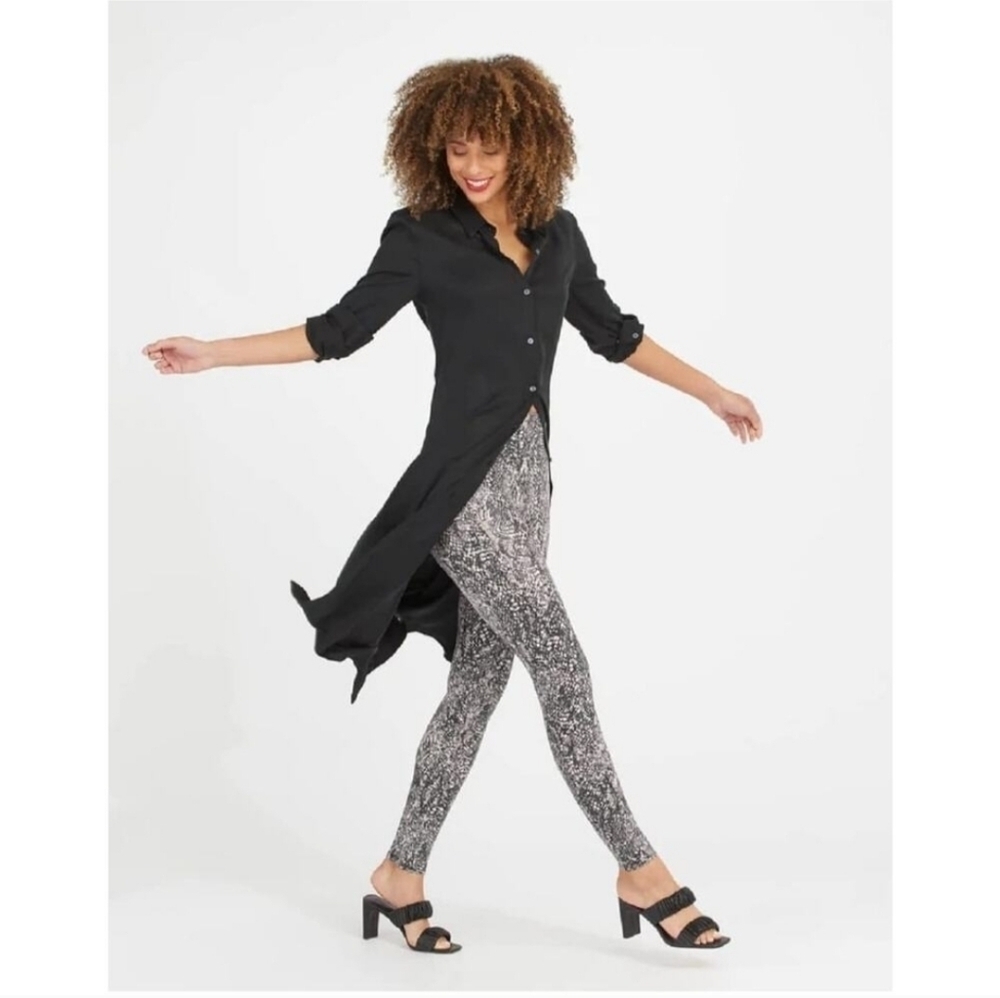 NWT Spanx Faux Leather Snake Shine Leggings Size Medium
